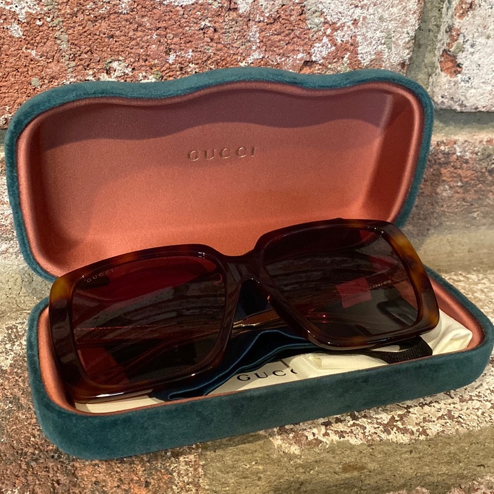 NIB GUCCI Tortoiseshell LRG Sunnies